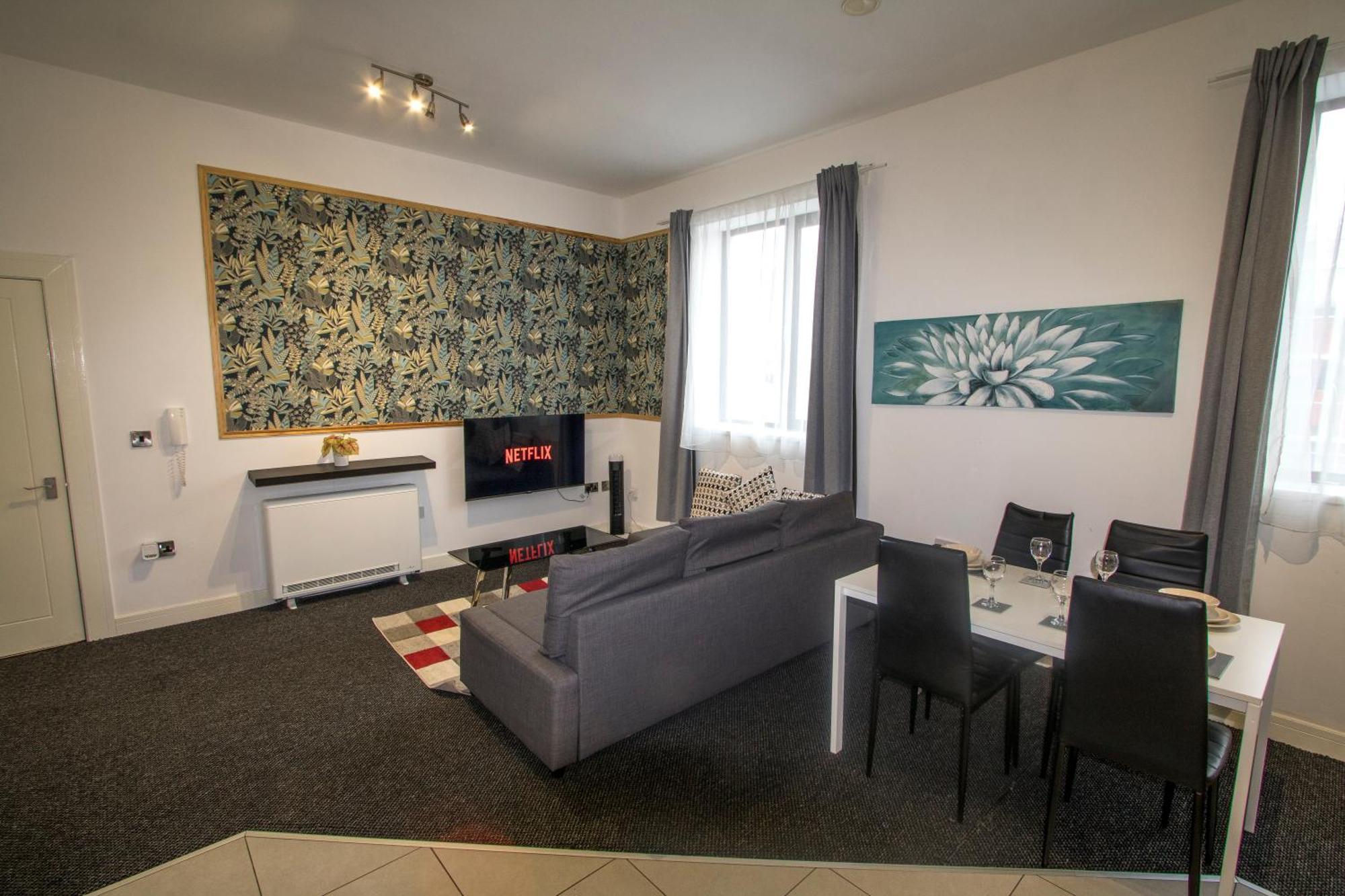 Ideal For Groups - 2 Bedroom Apartment - Free Parking, Transit Links, Close To Stadiums Manchester Kültér fotó