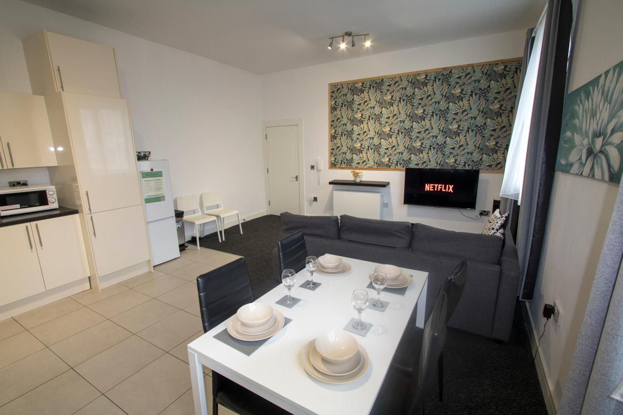 Ideal For Groups - 2 Bedroom Apartment - Free Parking, Transit Links, Close To Stadiums Manchester Kültér fotó